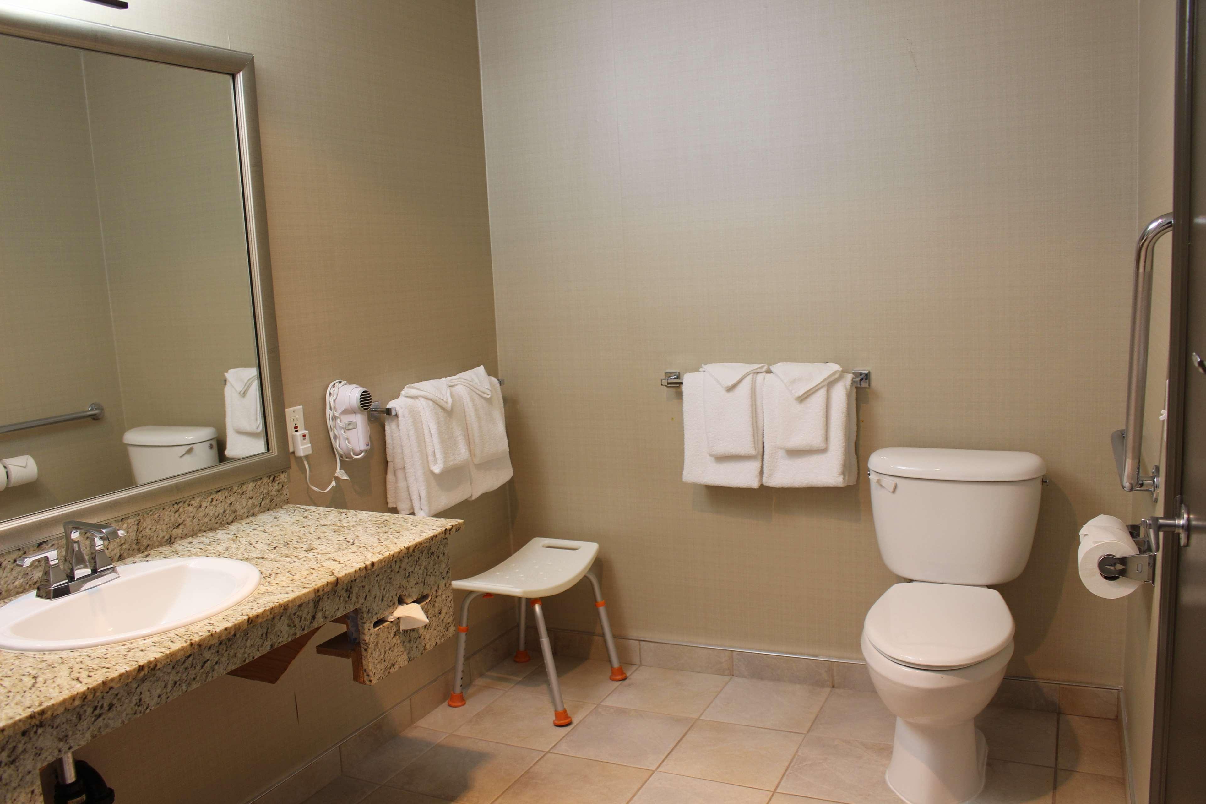 סארי Best Western King George Inn & Suites מראה חיצוני תמונה