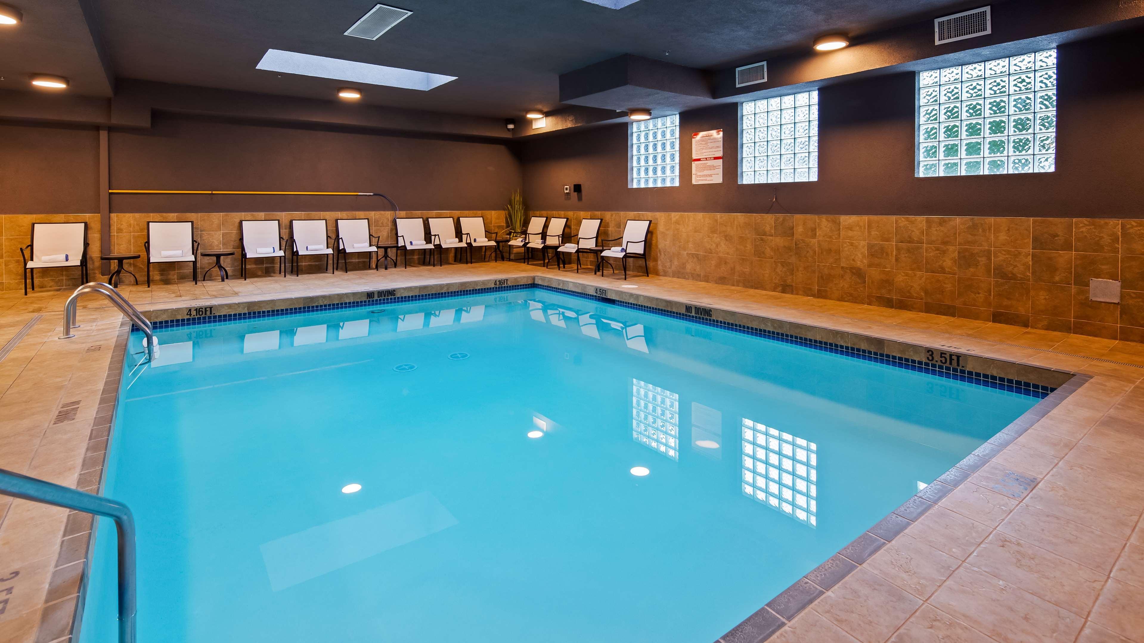 סארי Best Western King George Inn & Suites מראה חיצוני תמונה